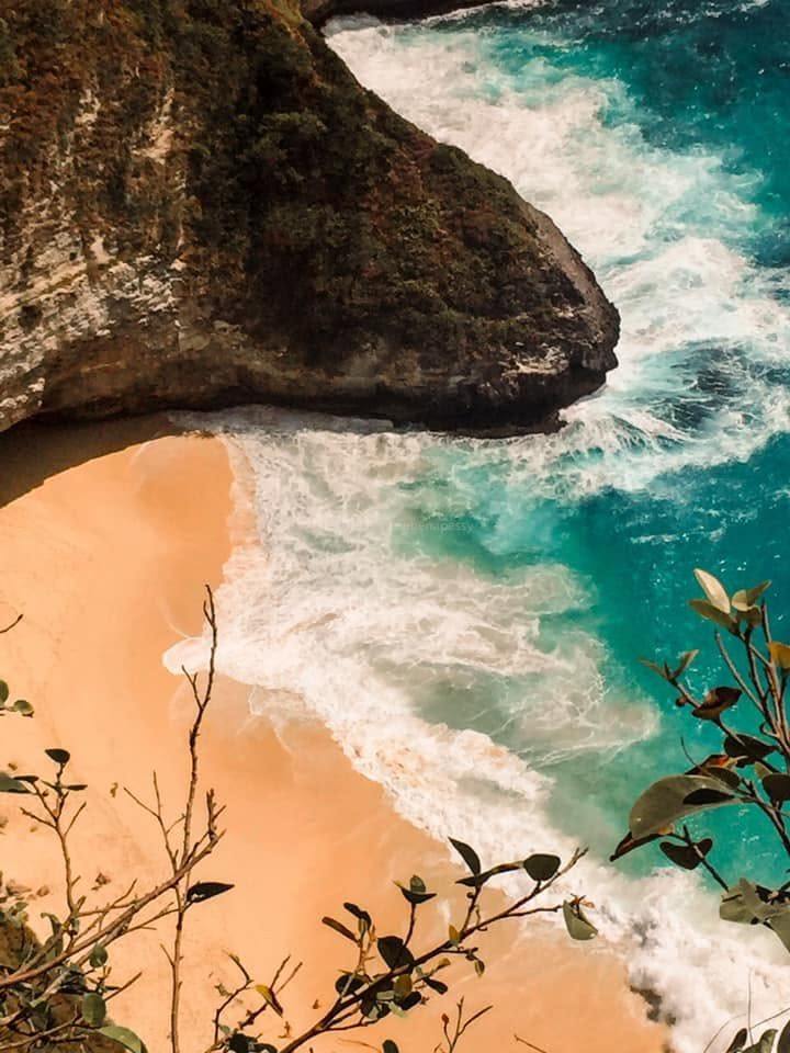 Kelingking Beach cliffs, Bali